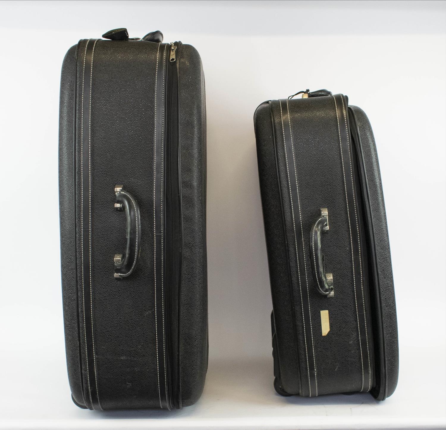 MULBERRY SCOTCHGRAIN TRAVEL CASES, a set of two, one 45cm x 67cm with padlock and tag, the other - Image 2 of 9