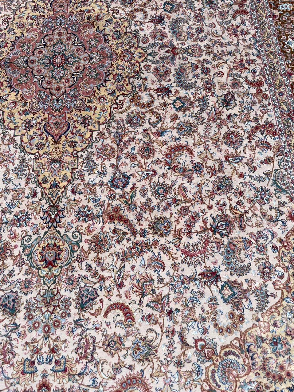 FINE SILK QUM DESIGN CARPET, 300cm x 190cm. - Image 3 of 5