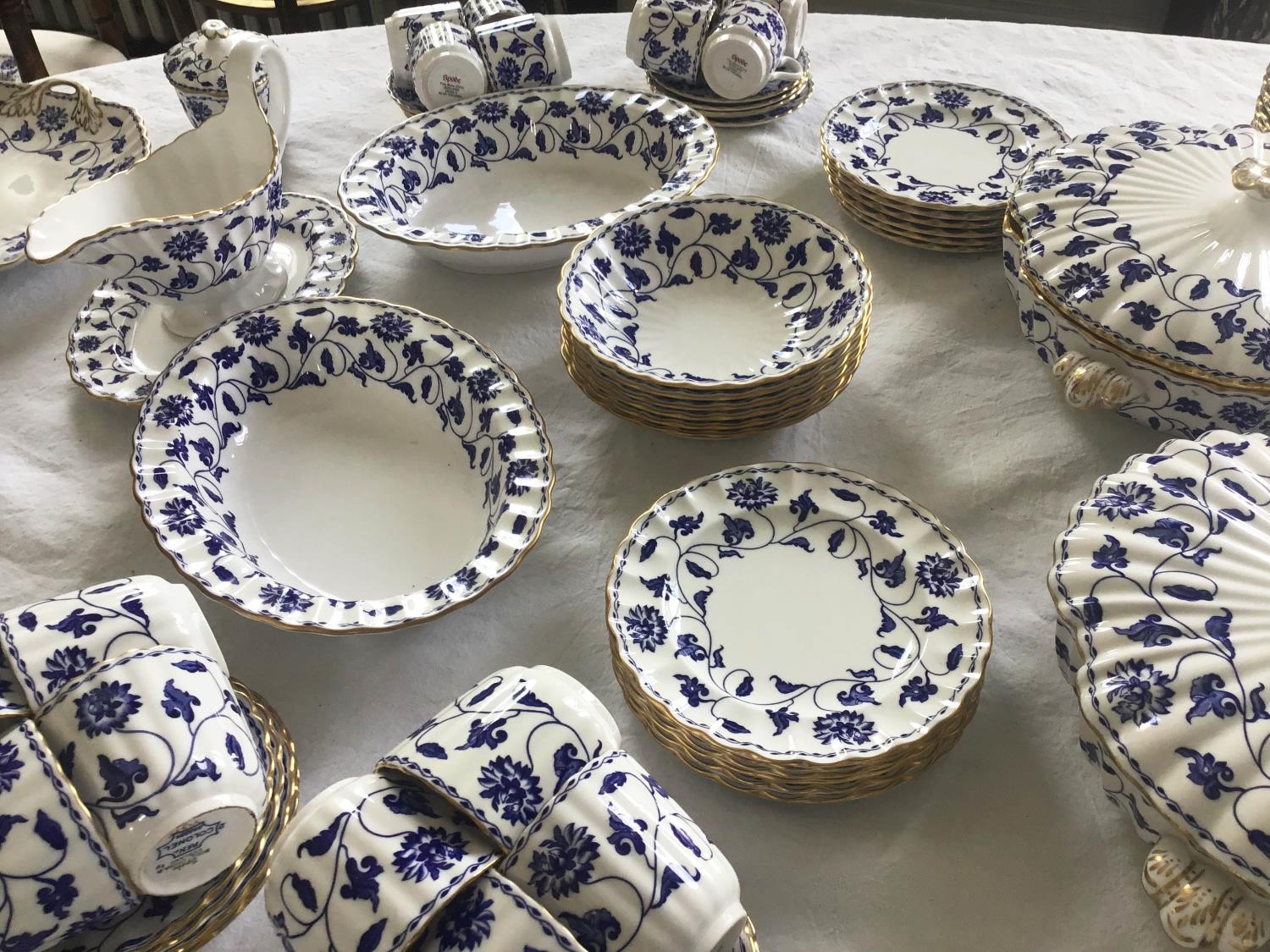 DINNER SERVICE, English fine bone china Spode 'Blue Colonel', twelve place, six piece settings, - Image 6 of 8