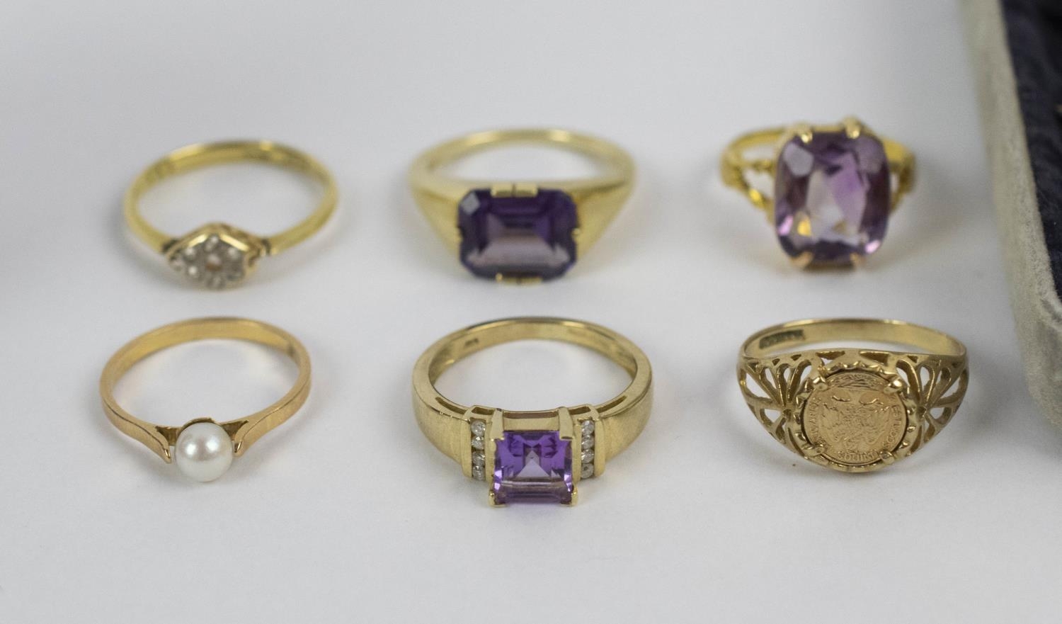 A COLLECTION OF ASSORTED JEWELLERY, comprising two amethyst gold rings, a cultured pearl ring, a - Image 8 of 13