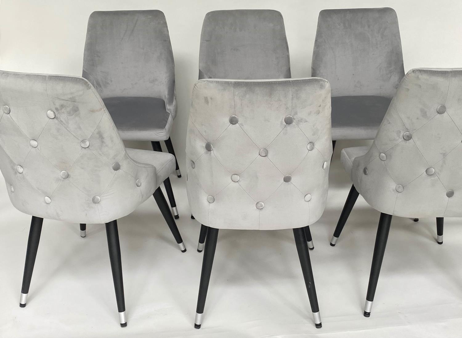 DINING CHAIRS, a set of six, grey velvet with rounded buttoned backs. (6) - Bild 10 aus 11