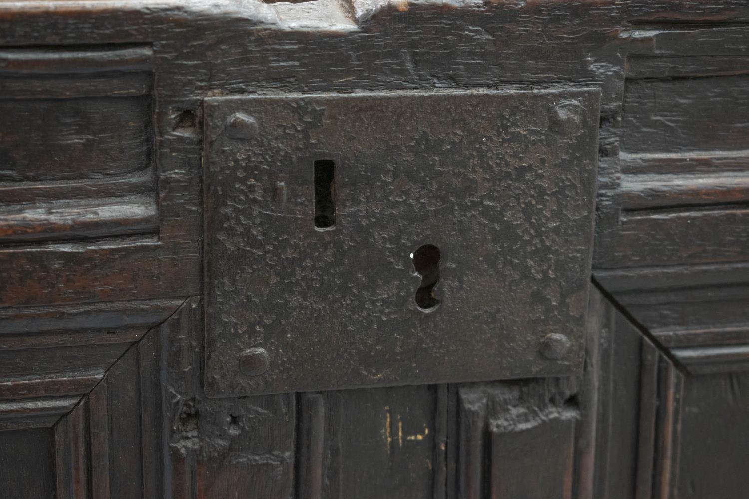 COFFER, 61cm H x 101cm W x 42cm D, 17th century oak, with hinged top. - Bild 5 aus 6