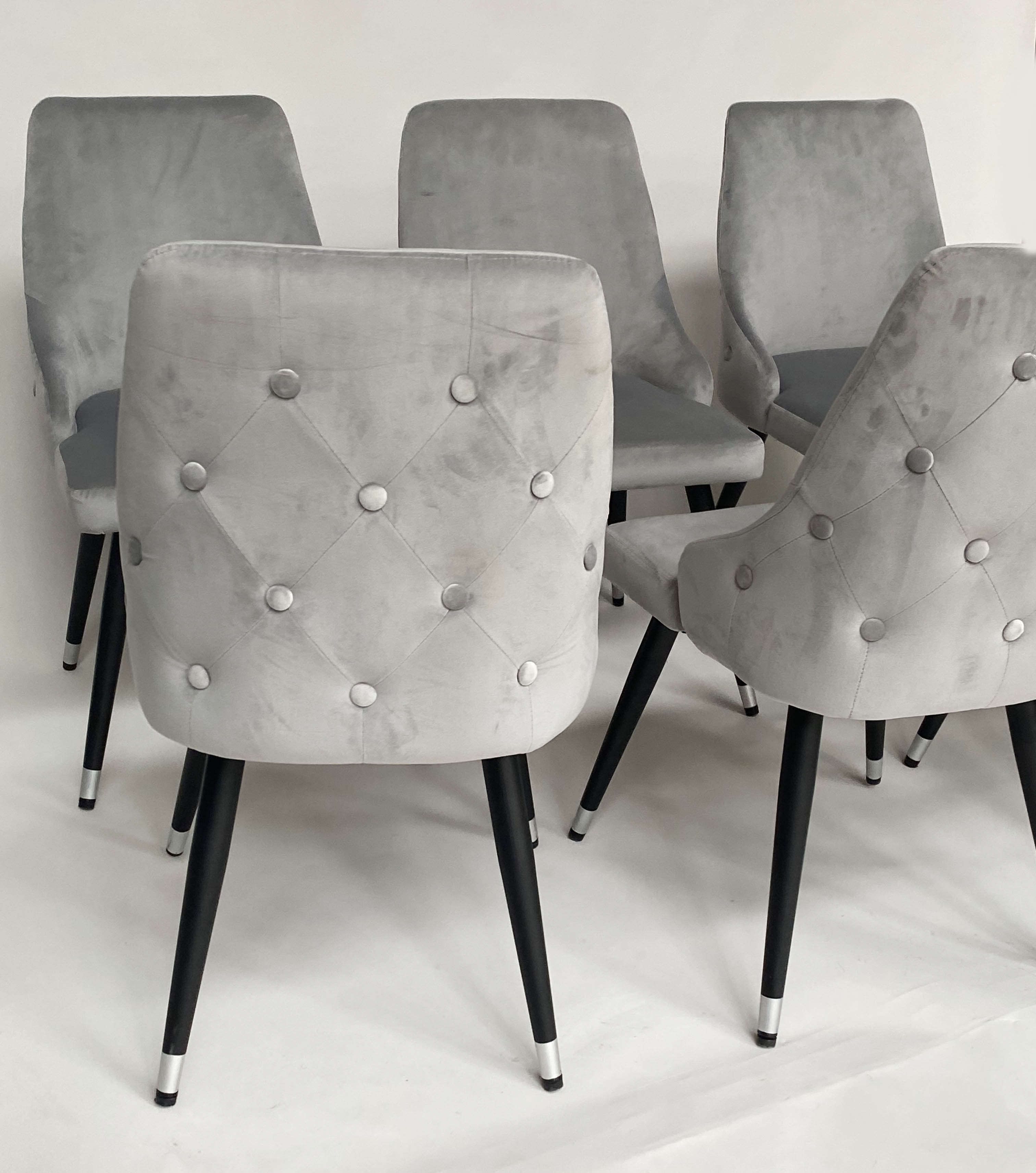 DINING CHAIRS, a set of six, grey velvet with rounded buttoned backs. (6) - Bild 7 aus 11