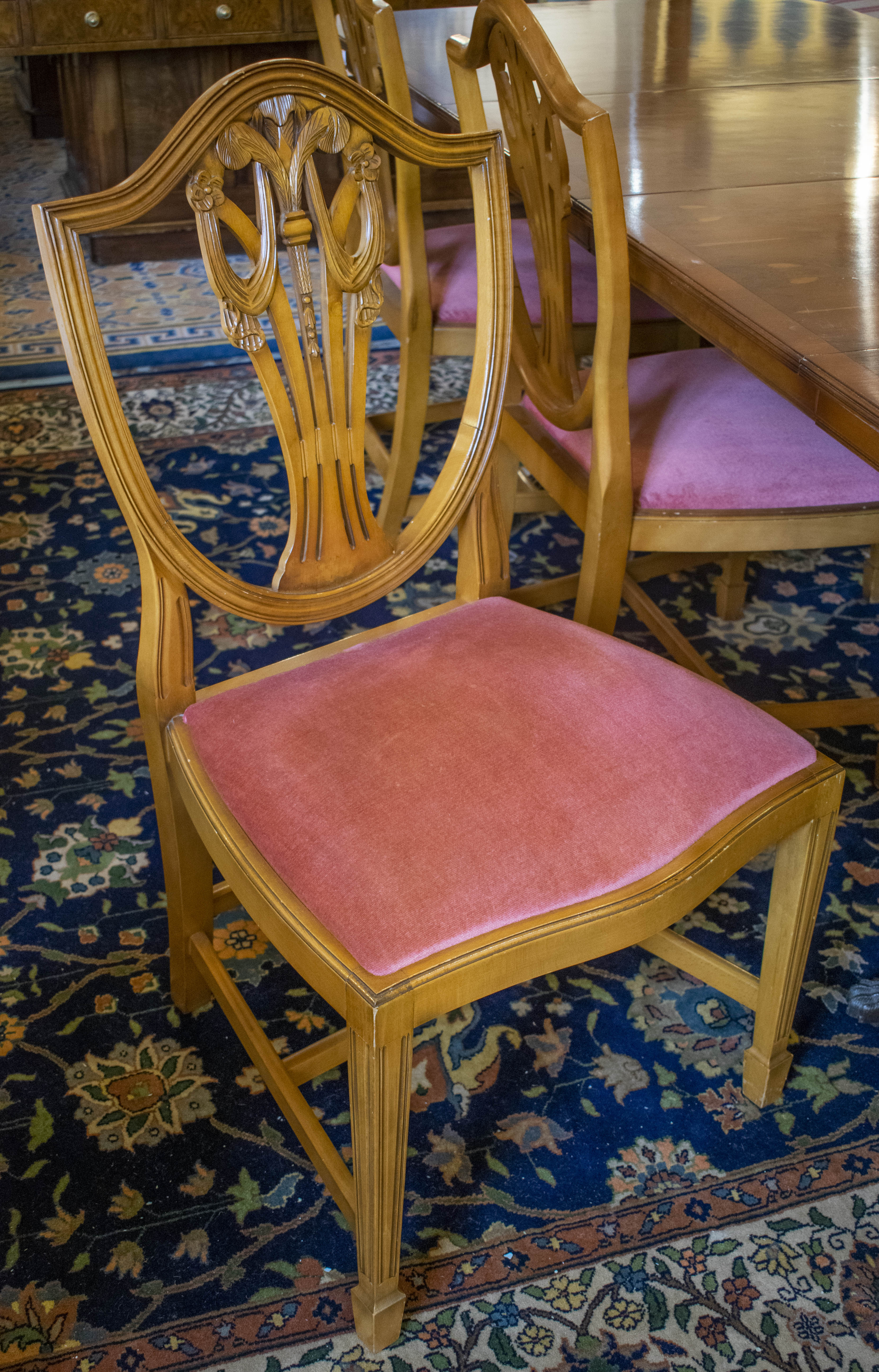 DINING TABLE, 76cm H x 100cm x 162cm L, 268cm extended, Georgian style yewwood with two extra leaves - Bild 11 aus 11