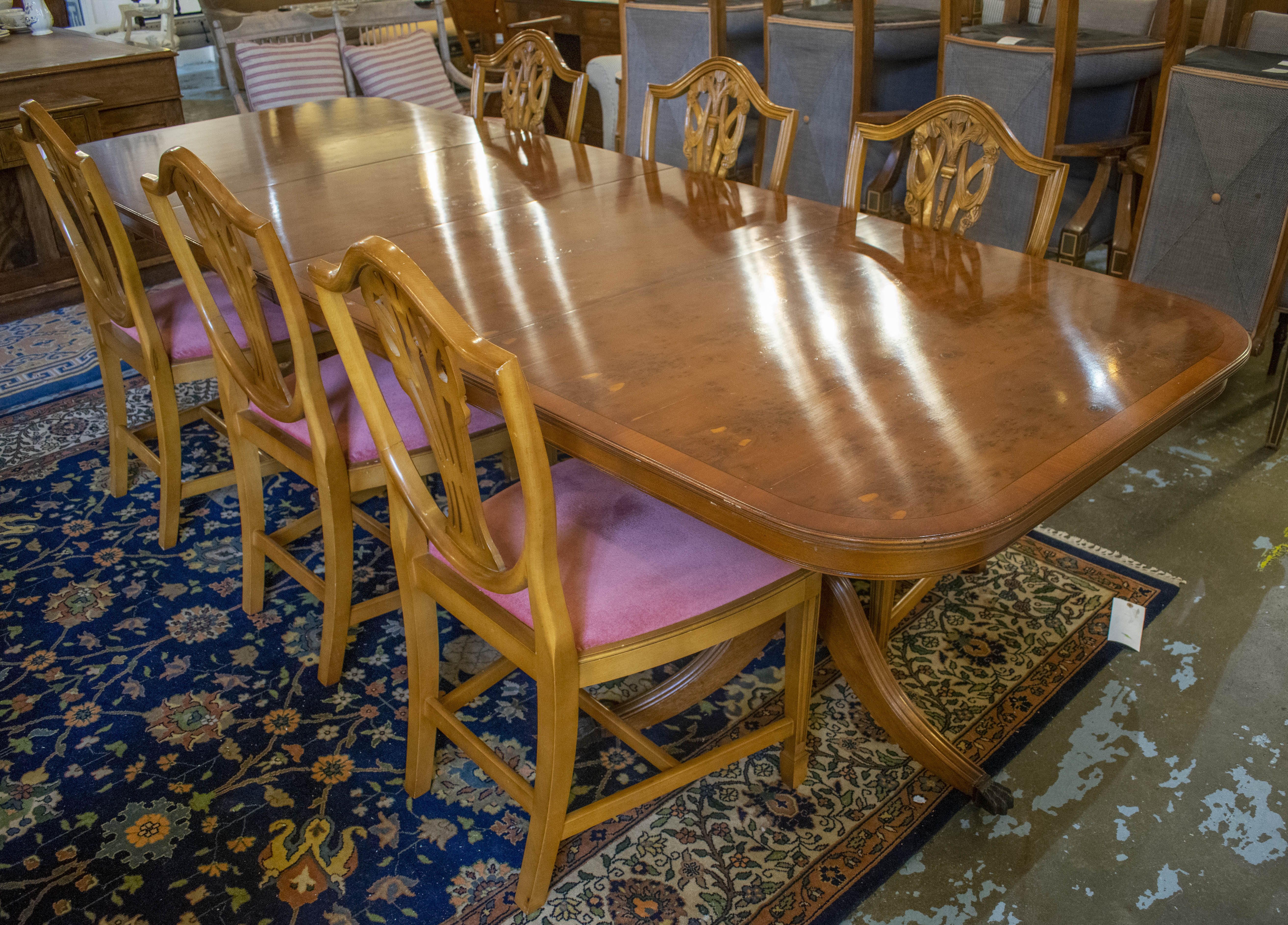 DINING TABLE, 76cm H x 100cm x 162cm L, 268cm extended, Georgian style yewwood with two extra leaves - Bild 9 aus 11