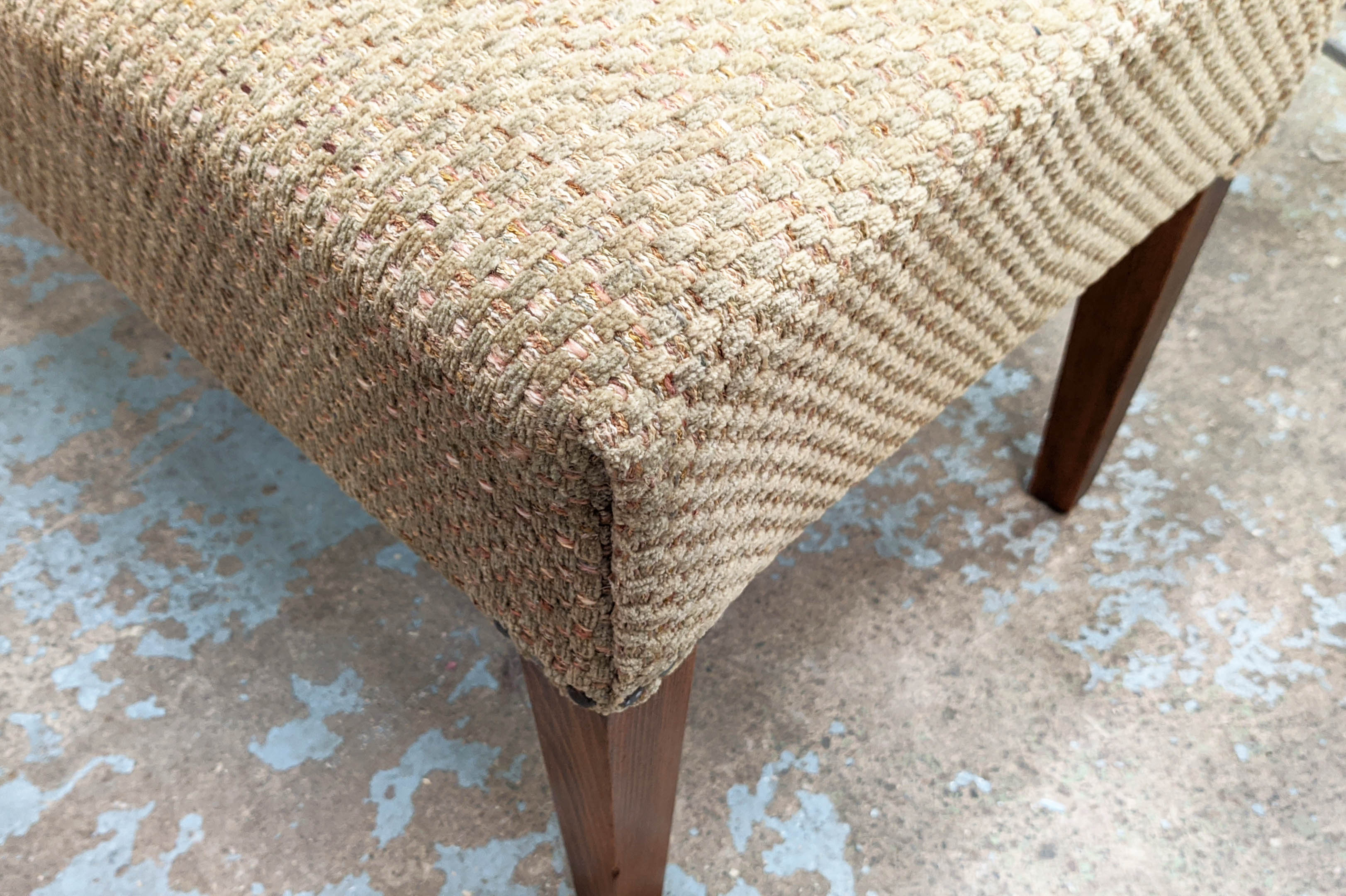 WINDOW SEAT, thick woven upholstery, studded detail, 125cm x 49cm x 49cm. - Bild 3 aus 9