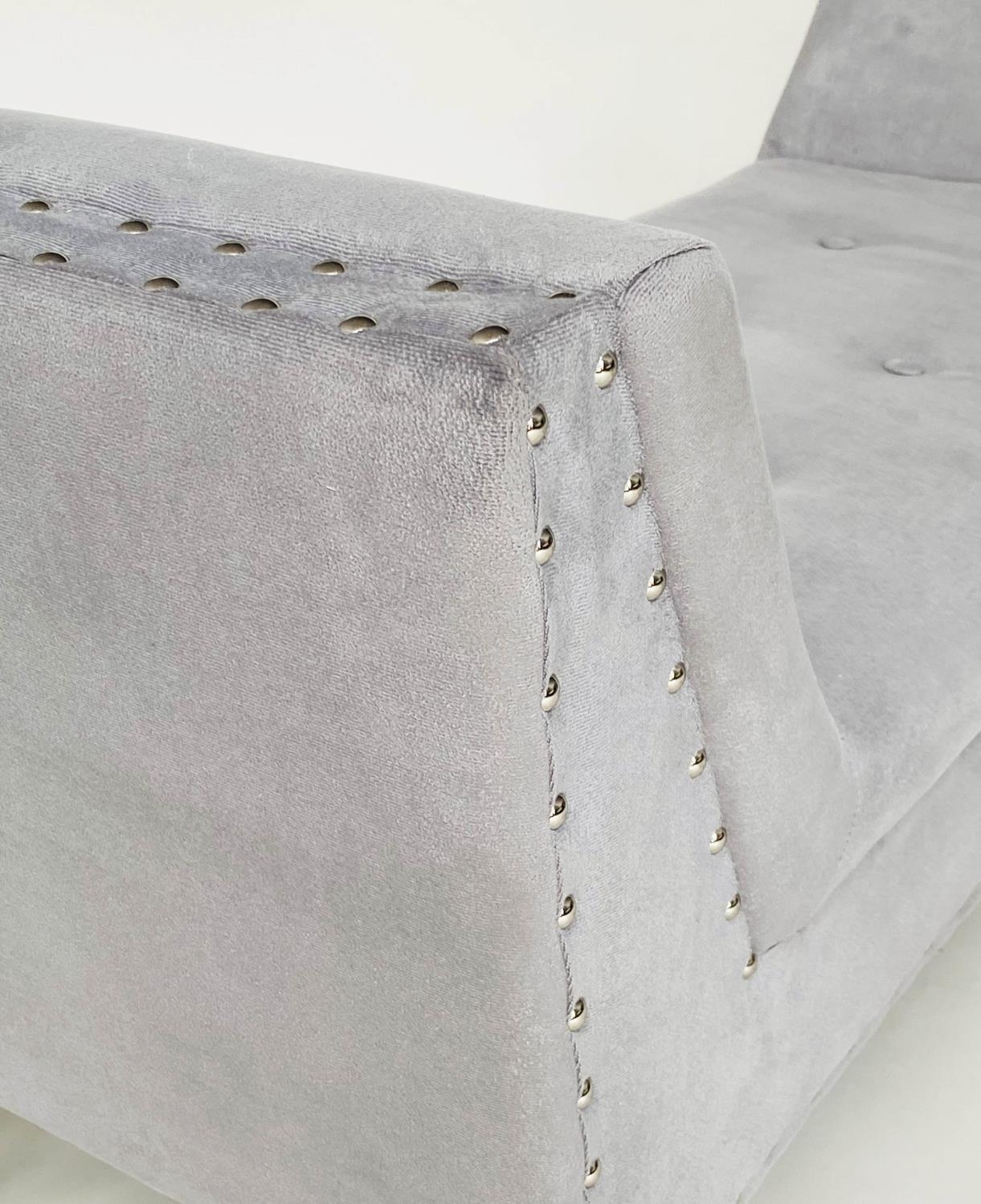 WINDOW SEAT, silver studded grey velvet, rectangular with raised arms and splay supports, 130cm W - Bild 12 aus 13