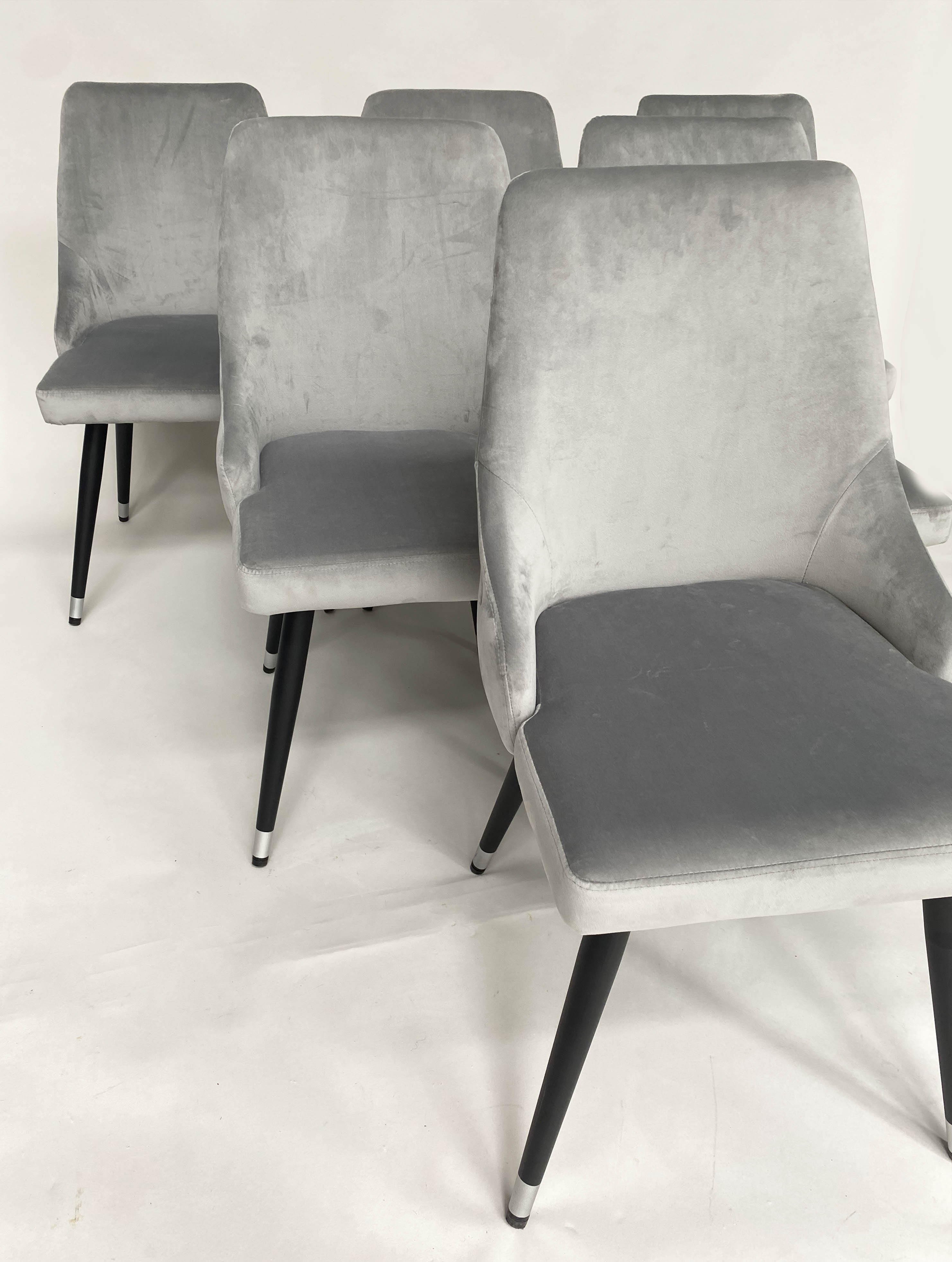 DINING CHAIRS, a set of six, grey velvet with rounded buttoned backs. (6) - Bild 9 aus 11