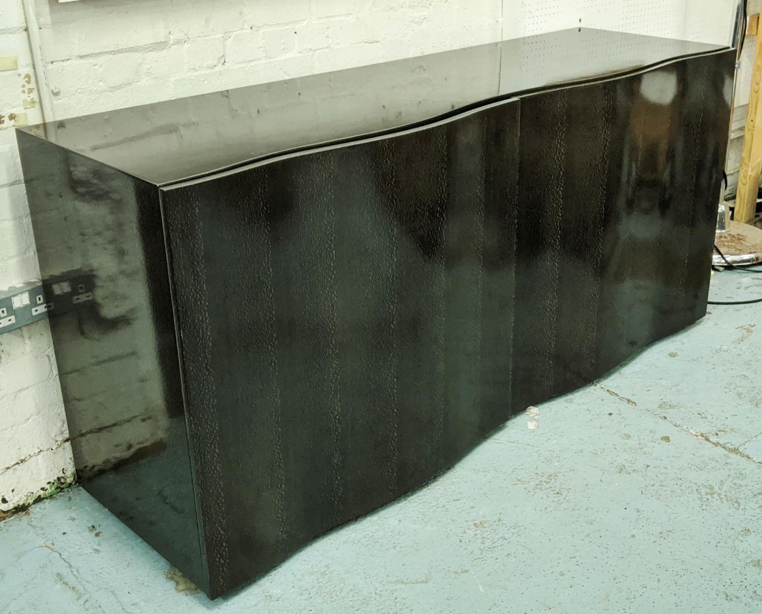 SIDEBOARD, 180cm W x 54cm D x 86cm H, with a pair of serpentine doors. - Bild 2 aus 15