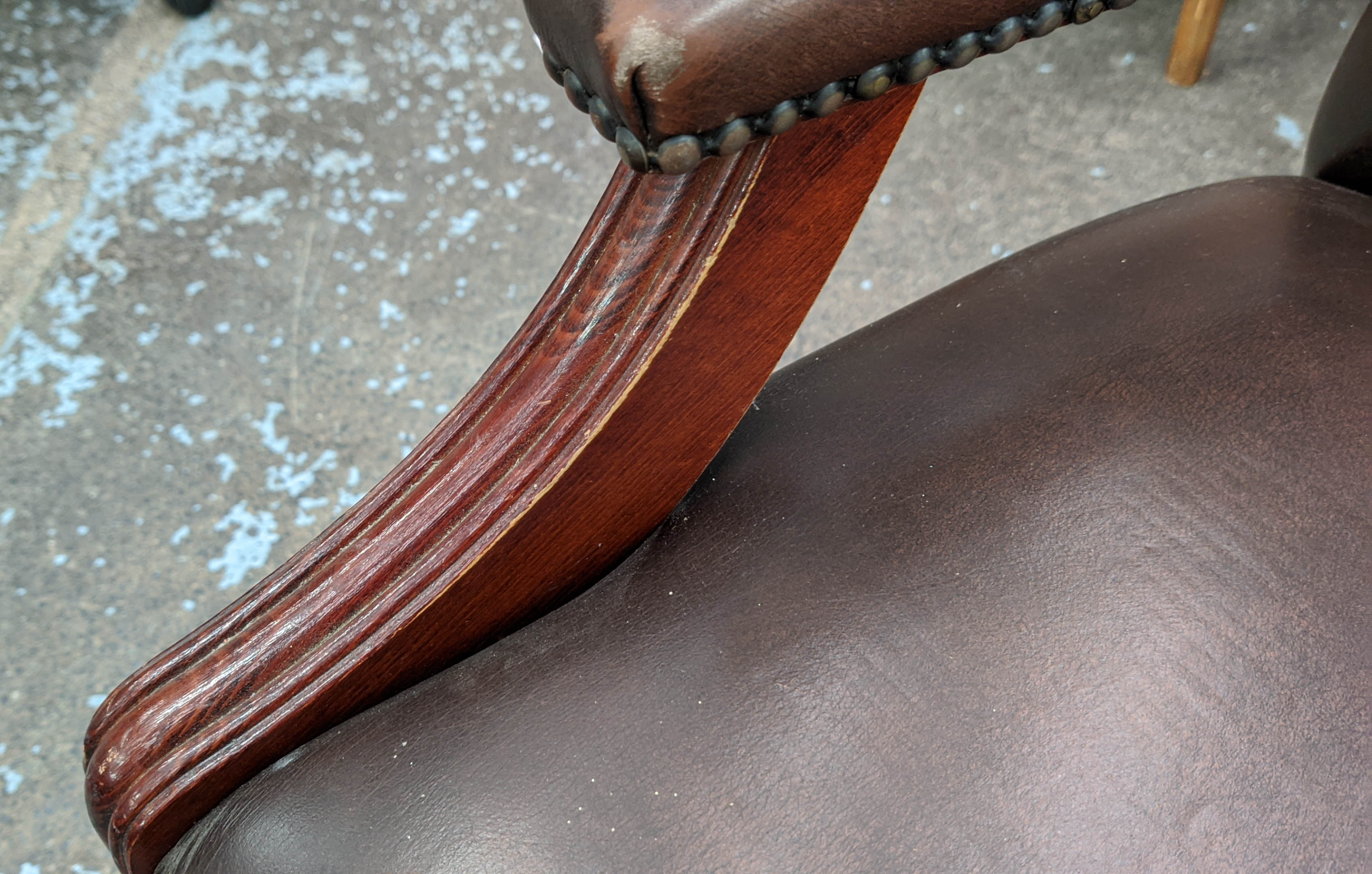 DESK CHAIR, brown leather, deep buttoned back, swivel action, mahogany finish, 100cm H x 56cm W x - Bild 7 aus 21