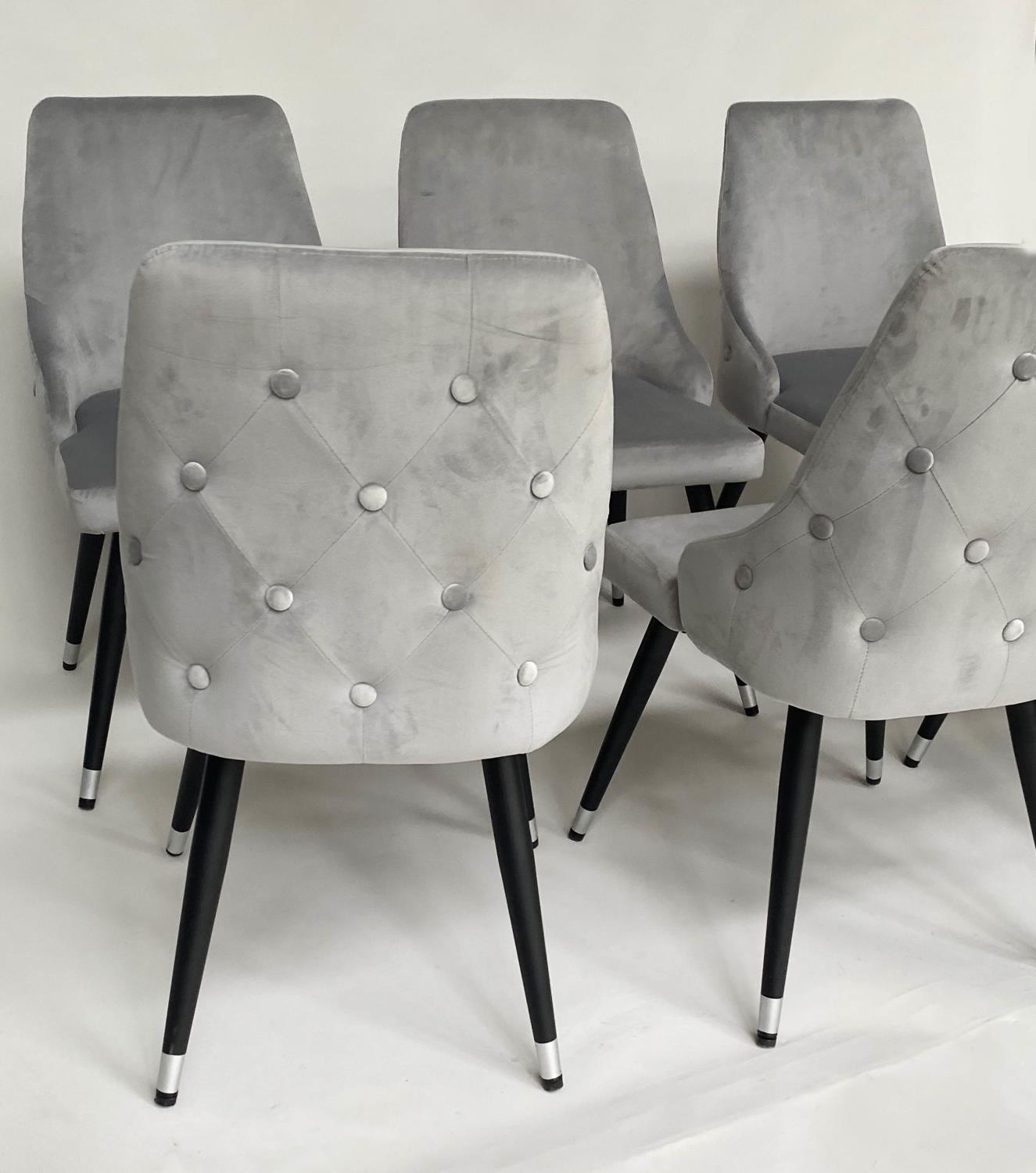 DINING CHAIRS, a set of six, grey velvet with rounded buttoned backs. (6) - Bild 6 aus 11