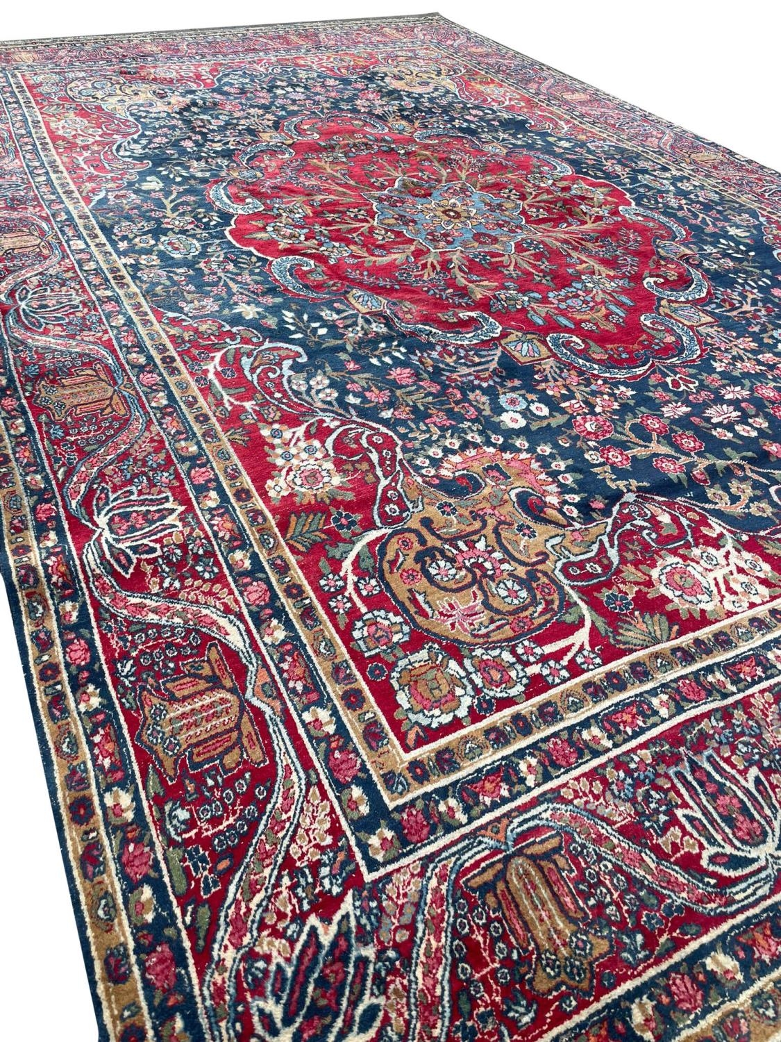 ANTIQUE KERMAN LAVER CARPET, 510cm x 315cm. - Image 5 of 5