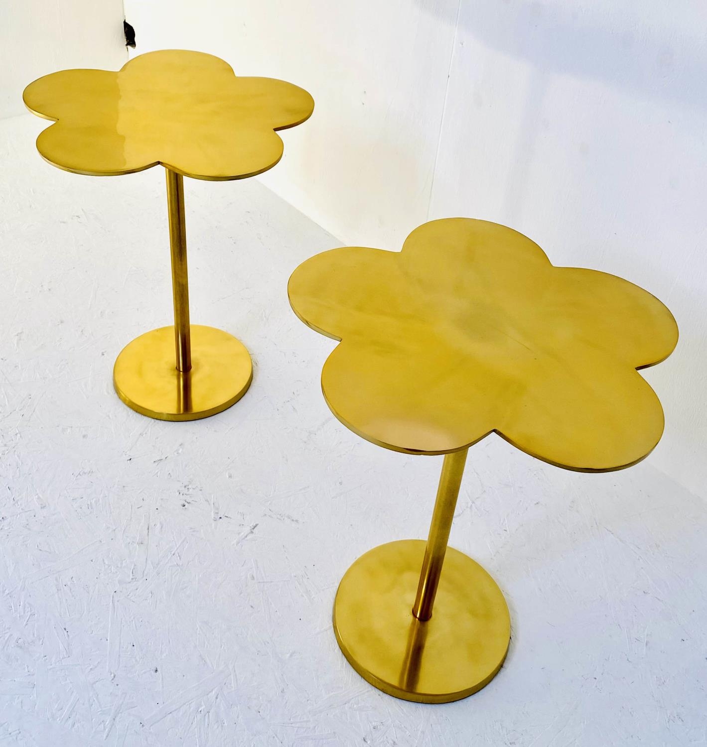 CLOVER LEAF TABLES, a pair, 51cm high, 41cm diameter, gilt metal (2) - Bild 2 aus 4