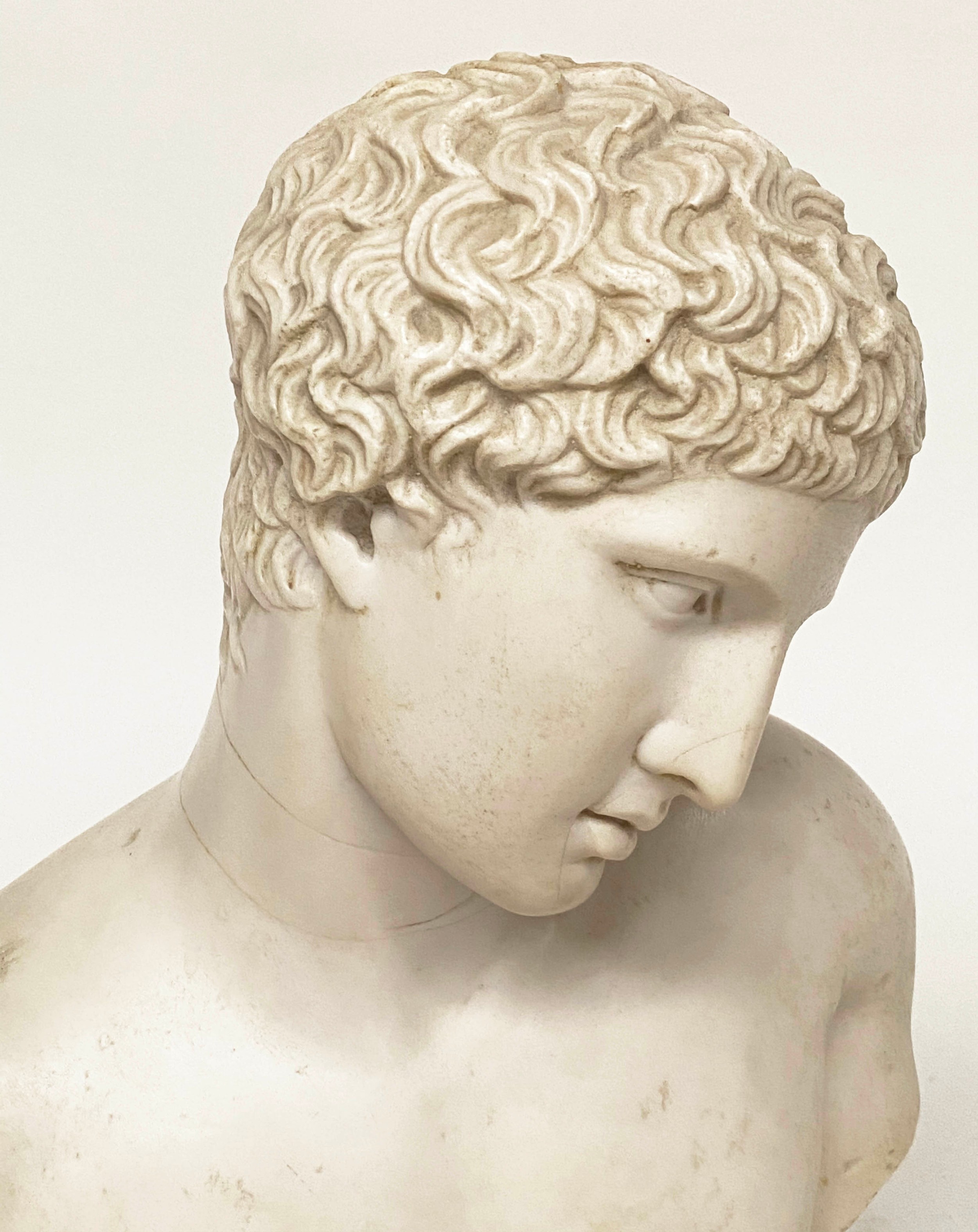 MARBLE BUST, white marble of a young man on circular plinth, 43cm H. - Bild 3 aus 10