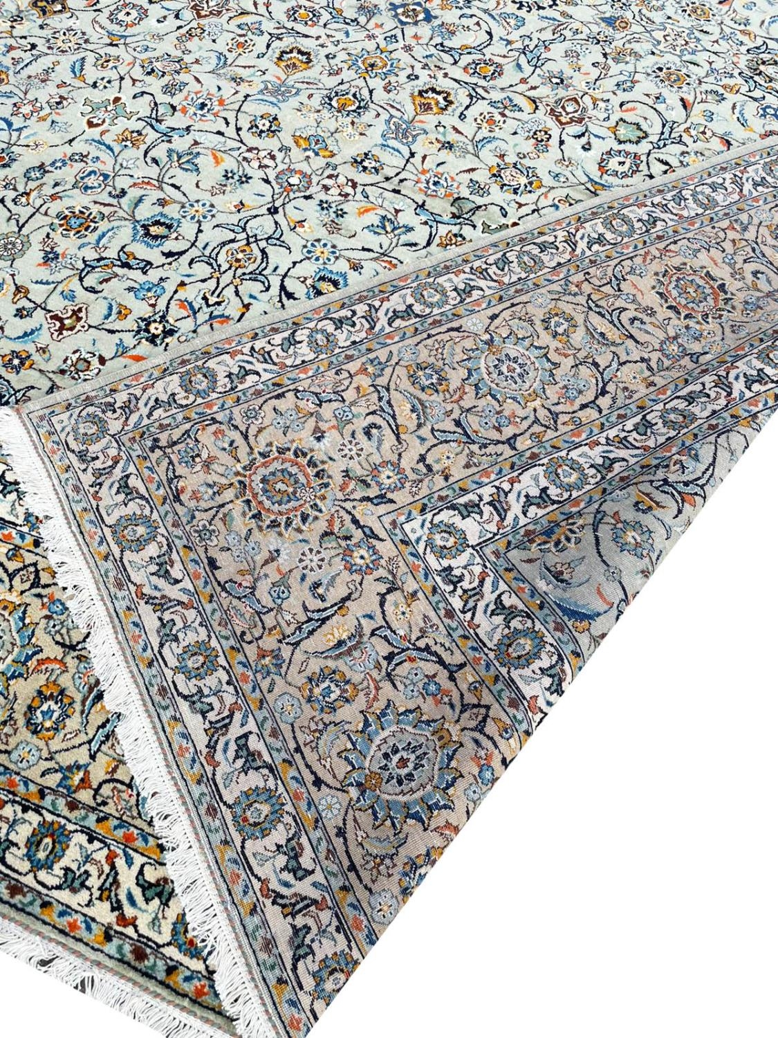 FINE PERSIAN JADE KASHAN CARPET, 440cm x 330cm. - Bild 2 aus 5