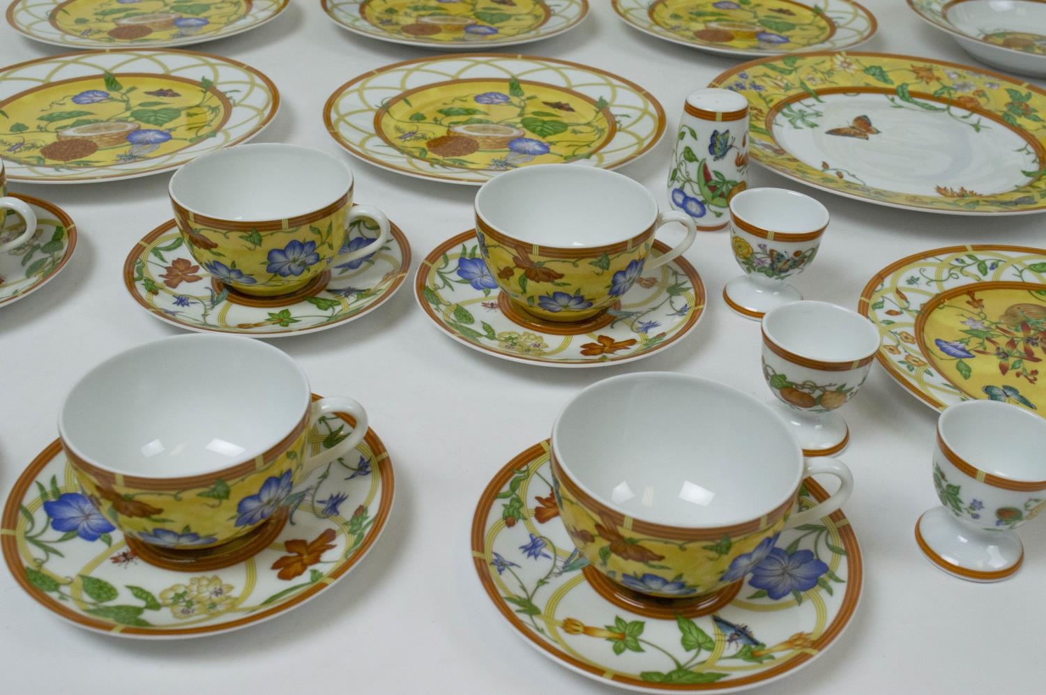 PART HERMES DINNER SERVICE, 'La Siesta Hermes Paris', including ten side plates, three dinner - Image 5 of 9