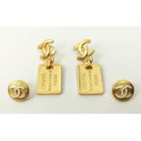 CHANEL EARRINGS, a pair of gilt metal 'Chanel 31 Rue Cambon Paris' pendant earrings with Chanel logo