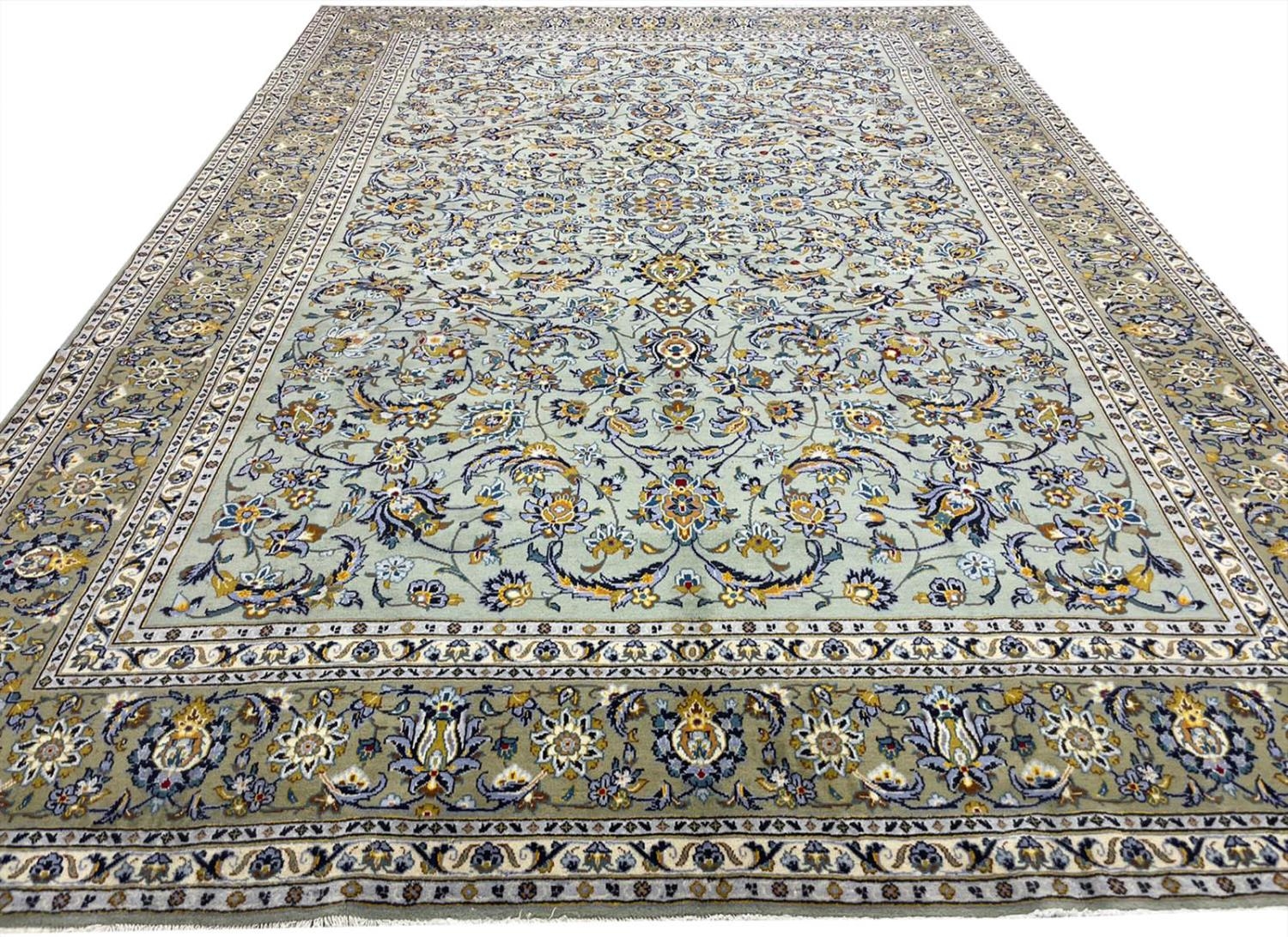 FINE PERSIAN KURK KASHAN CARPET, 390cm x 277cm.