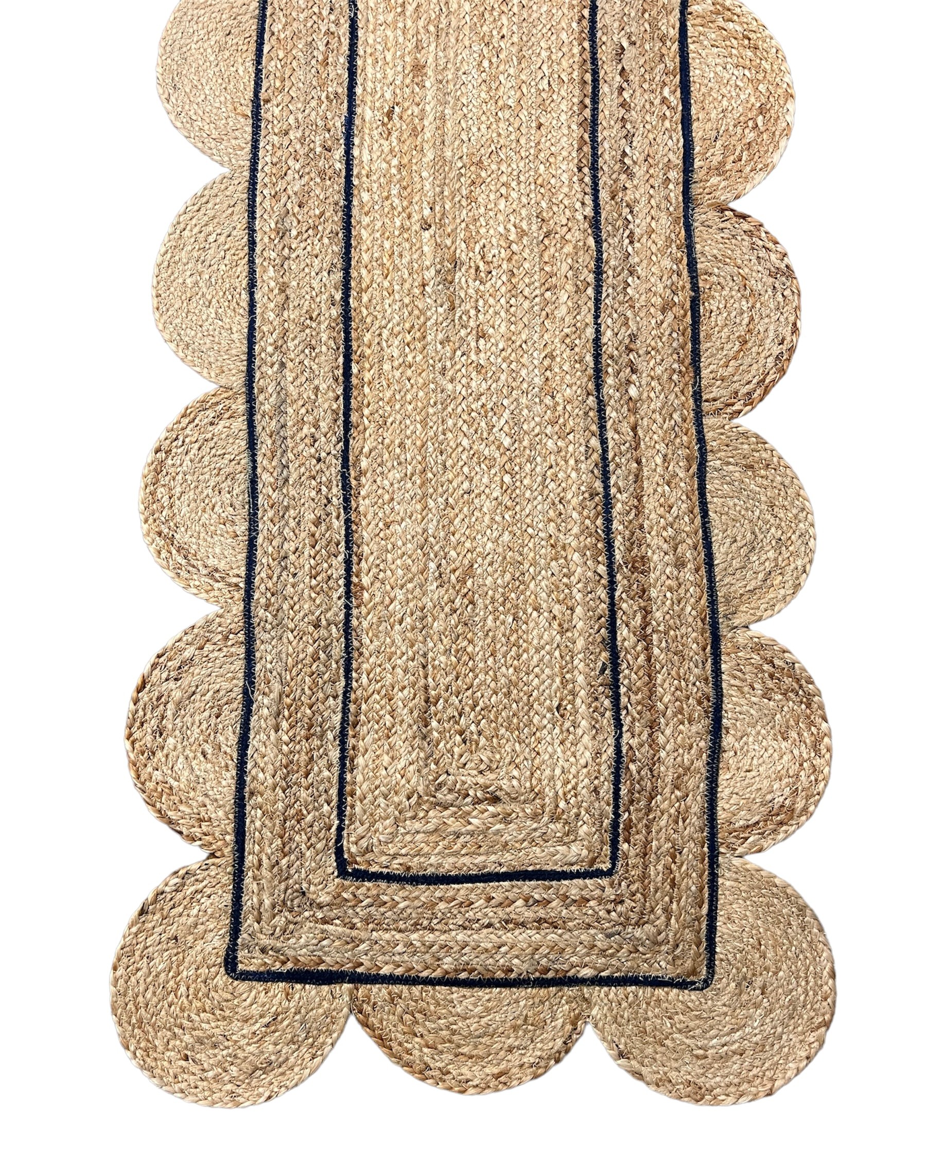 SCALLOPED EDGE JUTE RUNNER, 370cm x 64cm. - Image 2 of 3