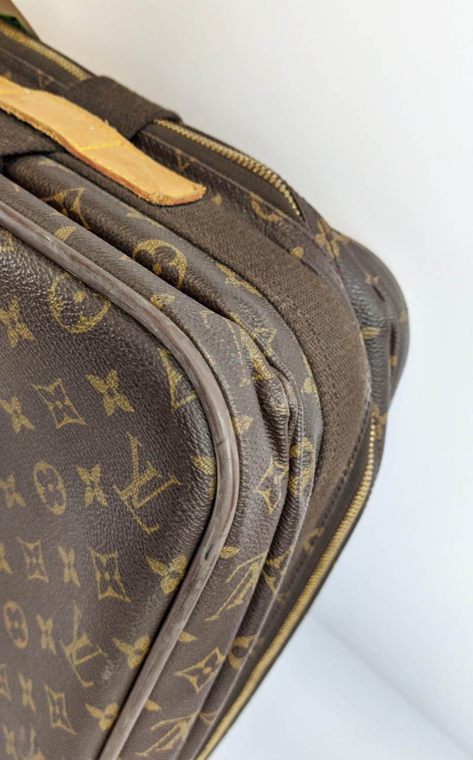 LOUIS VUITTON SATELLITE 70 SUITCASE, monogram canvas and leather, brass hardware, double buckle - Image 5 of 12