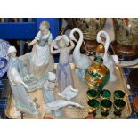 TRAY WITH VARIOUS LLADRO FIGURINE ORNAMENTS, 7 PIECE COLOURED GLASS DECANTER SET