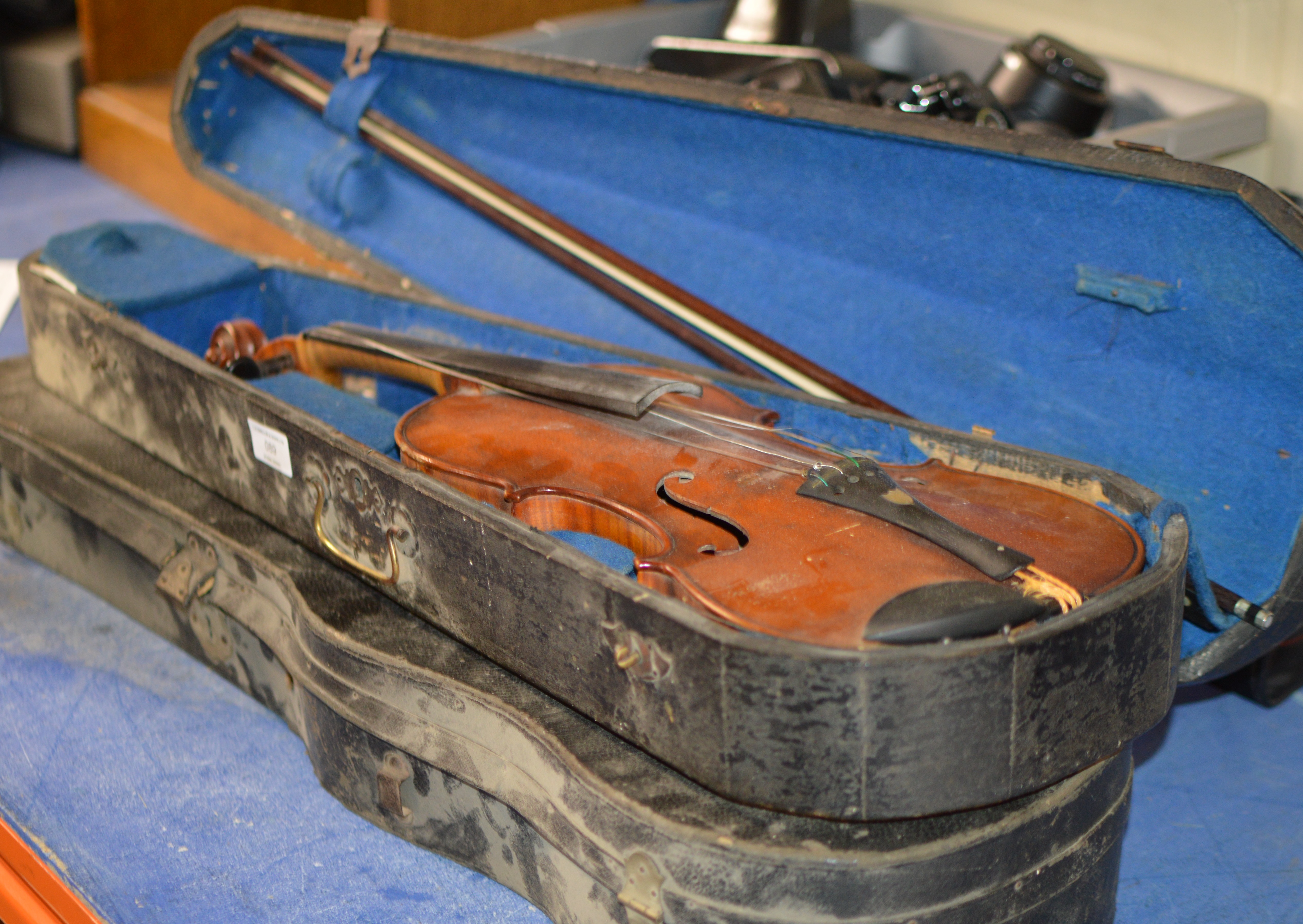 VIOLIN WITH 2 BOWS & 2 CASES