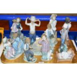 TRAY WITH VARIOUS LLADRO & NAO FIGURINE ORNAMENTS