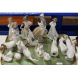 TRAY WITH VARIOUS NAO FIGURINE & ANIMAL ORNAMENTS