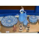 TRAY WITH 3 VARIOUS HUMMEL FIGURINES, ROYAL DOULTON FIGURINE & 3 PIECES OF WEDGWOOD JASPER WARE