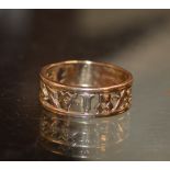 UNMARKED GOLD GENTS MASONIC RING - APPROXIMATE WEIGHT = 7.5 GRAMS