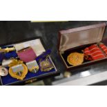 CANADA SERVICE MEDAL IN BOX & 4 VARIOUS OTHER MEDALS INCLUDING 1 SILVER EXAMPLE