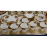 TRAY WITH 22 PIECES OF ROYAL ALBERT OLD COUNTRY ROSE TEA WARE
