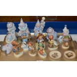 TRAY WITH VARIOUS LLADRO & HUMMEL FIGURINE ORNAMENTS