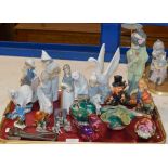 TRAY WITH VARIOUS ANIMAL ORNAMENTS, COLOURED GLASS WARE, LLADRO FIGURINES, HUMMEL FIGURINES ETC