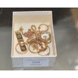 ASSORTED 9 CARAT GOLD JEWELLERY, GOLD INGOT, VARIOUS RINGS, CHAINS ETC - APPROXIMATE WEIGHT = 28.2