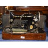 VINTAGE SINGER SEWING MACHINE