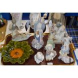 TRAY WITH VARIOUS LLADRO FIGURINE ORNAMENTS & BRETBY POTTERY DISH