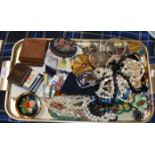 TRAY WITH ASSORTED COSTUME JEWELLERY, POWDER COMPACTS ETC