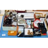 TRAY WITH LARGE QUANTITY ASSORTED COSTUME JEWELLERY