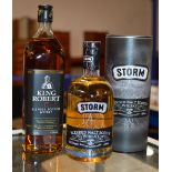 STORM BLENDED MALT SCOTCH WHISKY, WITH PRESENTATION BOX - 70CL, 43% VOL & KING ROBERT II BLENDED