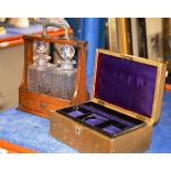 VINTAGE 3 TIER JEWELLERY BOX & OAK 2 DIVISION TANTALUS WITH PAIR OF DECANTERS & KEY