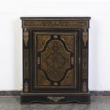 Credenza in stile Boulle in legno ebanizzato con finiture in bronzo