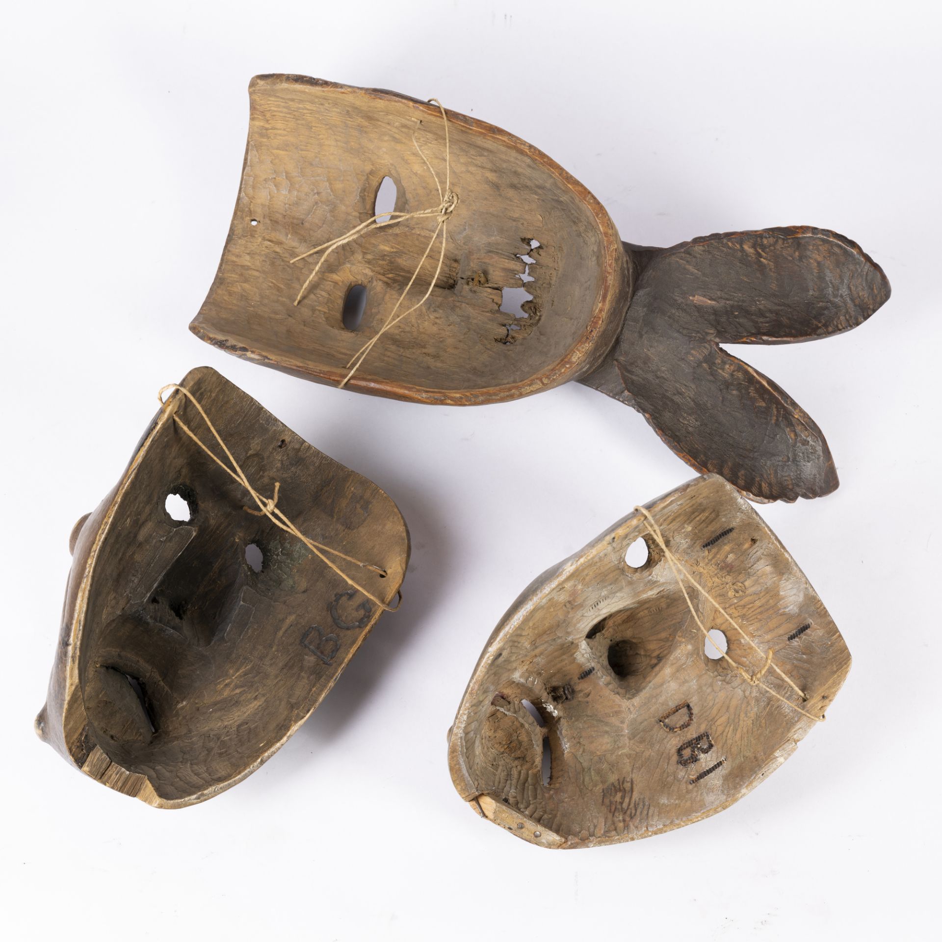 Tre maschere in legno intagliato - Bild 2 aus 2
