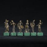 Gruppo di sei figure orientali in argento