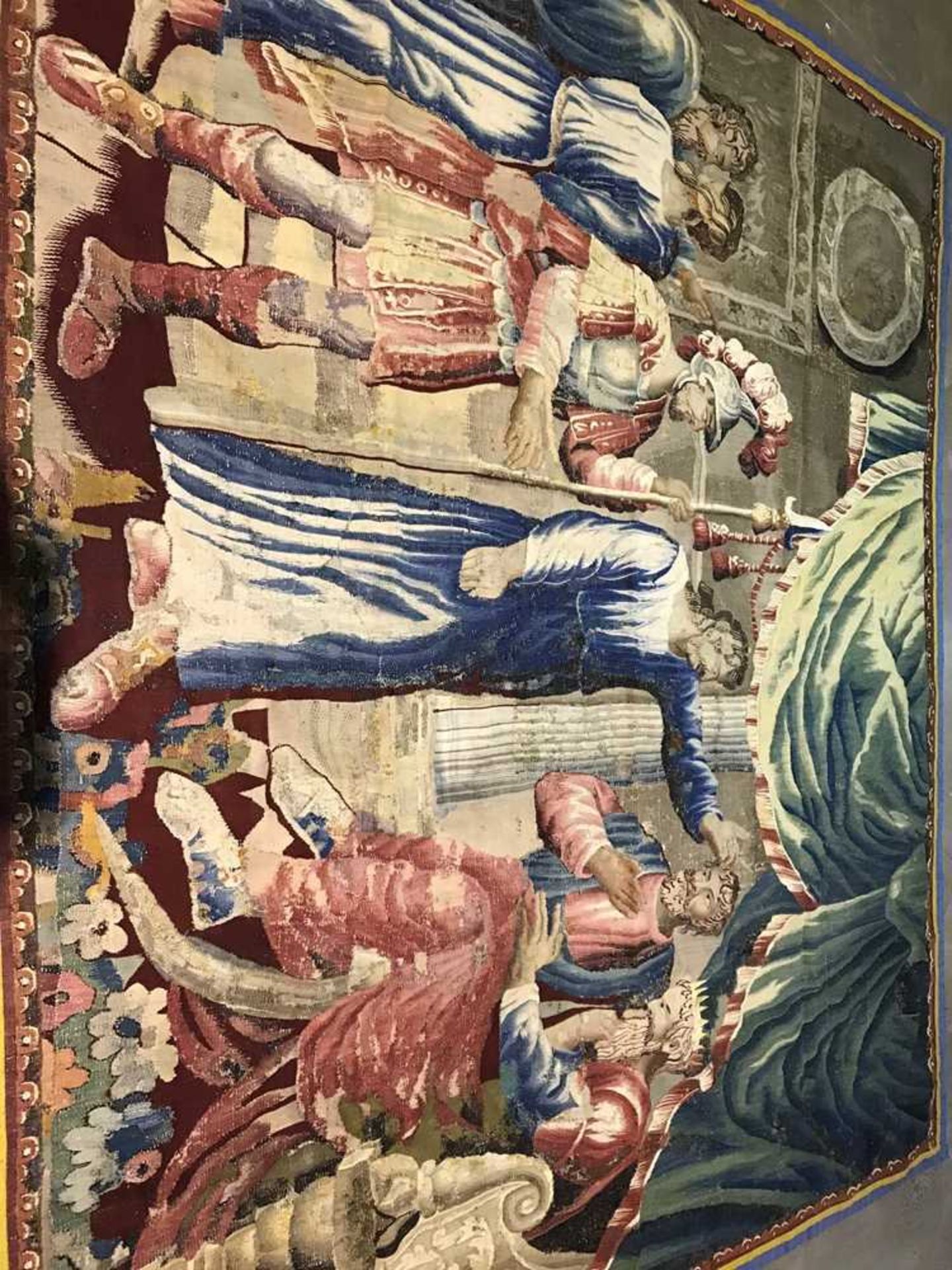 AUBUSSON BIBLICAL SUBJECT TAPESTRY, CHRIST BROUGHT BEFORE HEROD LATE 17TH/ EARLY 18TH CENTURY - Bild 2 aus 2