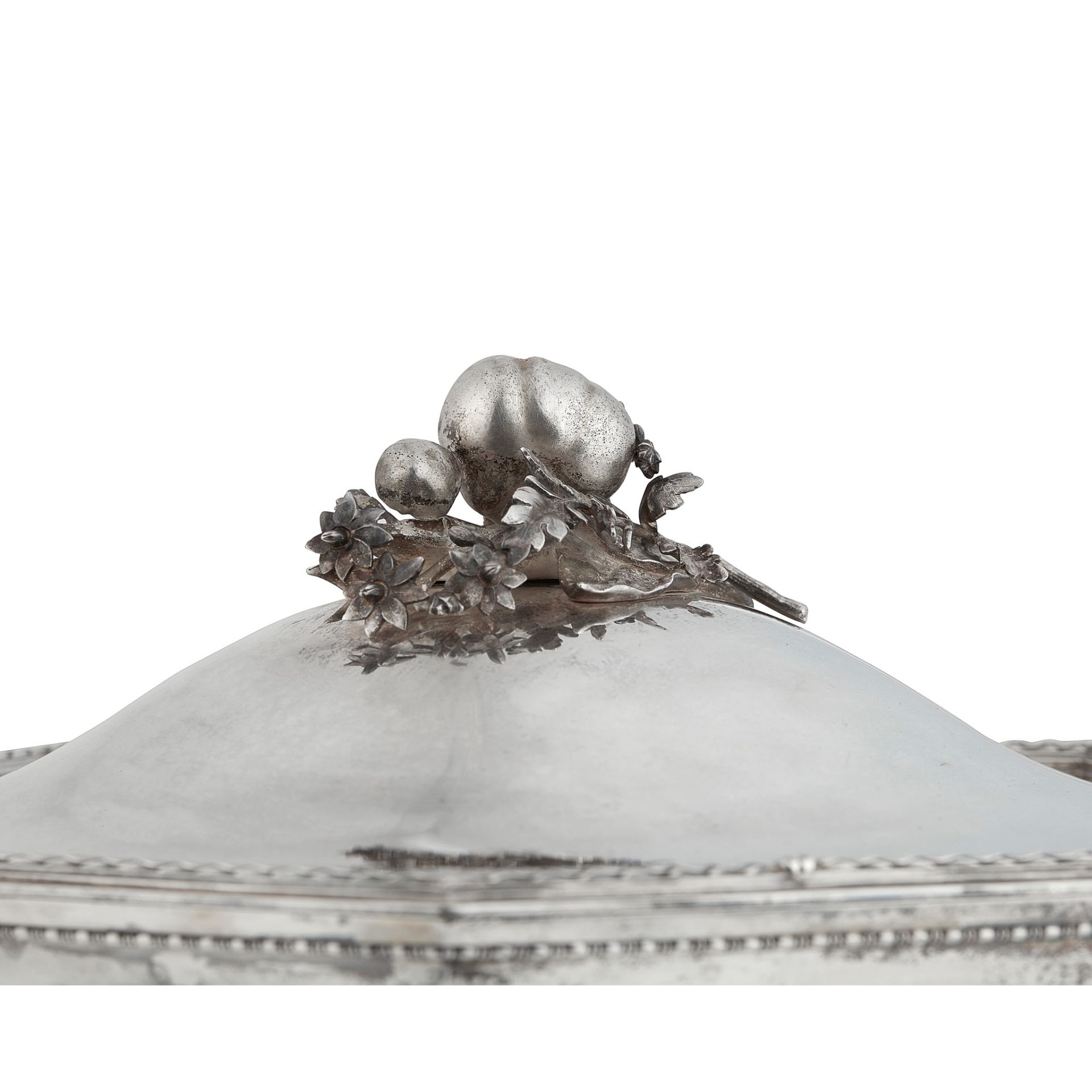 A pair of late 19th-Century Austrian twin handled vegetable tureens, liners and covers - Image 8 of 9