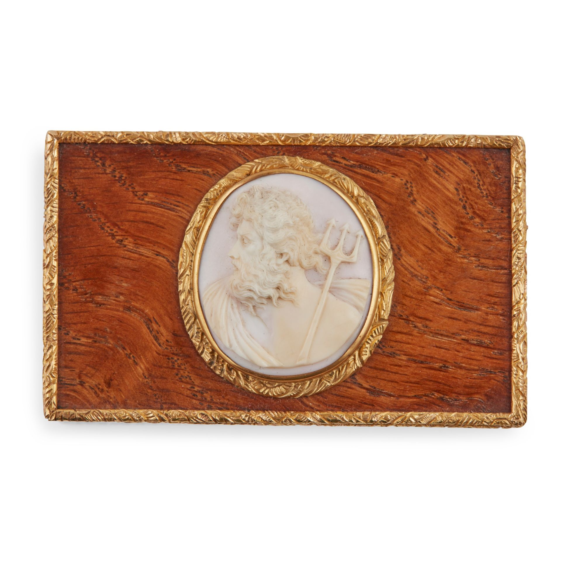 An early 19th-Century French yew wood snuff box - Image 2 of 2