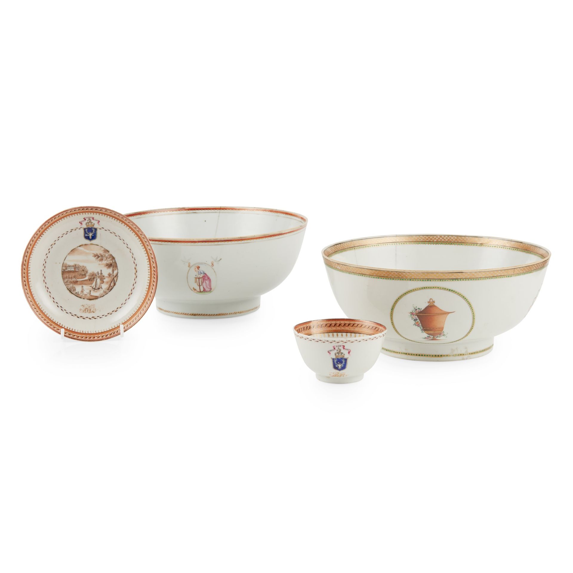 GROUP OF FOUR FAMILLE ROSE WARES QING DYNASTY, 18TH CENTURY