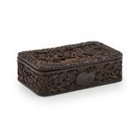 Y TORTOISESHELL RECTANGULAR SNUFF BOX AND COVER QING DYNASTY, 19TH CENTURY