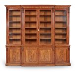 FINE REGENCY LARGE MAHOGANY BREAKFRONT BOOKCASE, ATTRIBUTED TO GILLOWS OF LANCASTER EARLY 19TH